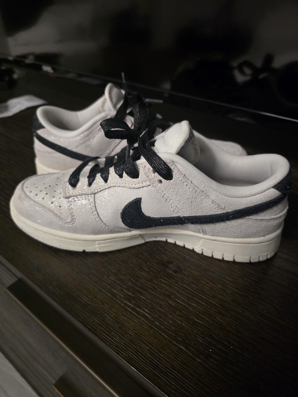 Nike Iridescent Low-Top Sneakers with Black Swoosh - Picture 6 of 9